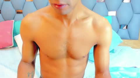 yayi derek  online show from October 28, 11:36 am