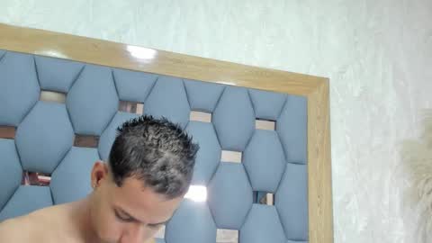 yayi derek  online show from November 23, 11:43 am