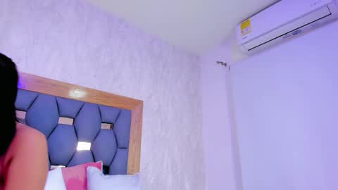 yayi derek  online show from February 20, 11:54 am