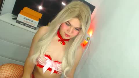 Snapshot of yazmin_shines chatting on May 28, 1:58 am Yazzi online show from May 28, 1:58 am