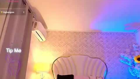 Snapshot of yazminjenner chatting on June 6, 7:24 am YazminJenner online show from June 6, 7:24 am
