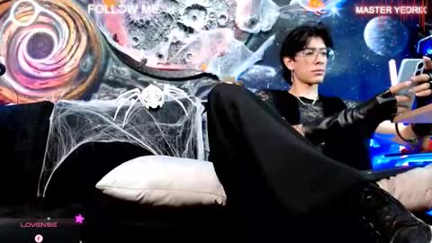 Snapshot of yedrix20 chatting on October 24, 3:03 am MASTER YEDRIX online show from October 24, 3:03 am