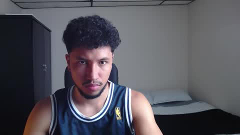 Snapshot of yeff_stone chatting on November 1, 1:40 am yeff online show from November 1, 1:40 am