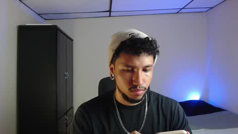 Snapshot of yeff_stone chatting on November 2, 1:19 am yeff online show from November 2, 1:19 am