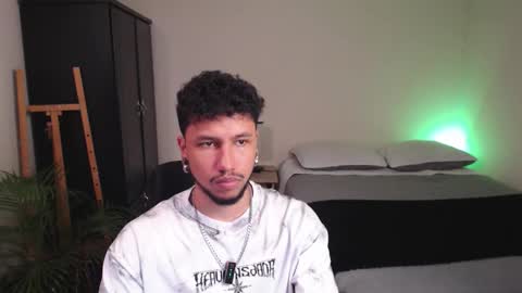 yeff online show from March 8, 1:47 am