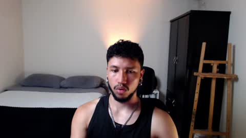 Snapshot of yeff_stone chatting on June 25, 12:54 am yeff online show from June 25, 12:54 am