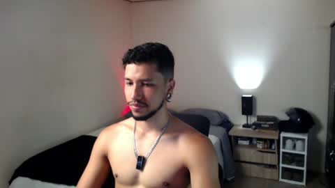 Snapshot of yeff_stone chatting on July 7, 6:34 pm yeff online show from July 7, 6:34 pm
