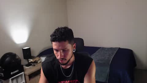 Snapshot of yeff_stone chatting on August 3, 11:08 pm yeff online show from August 3, 11:08 pm