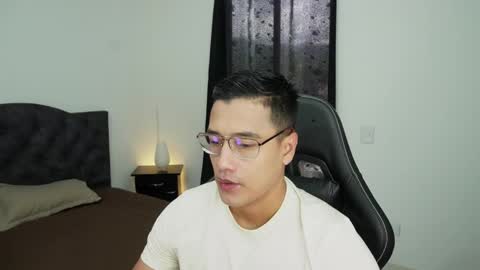 Snapshot of yeico837992 chatting on December 21, 4:47 pm YEICO LEVIT online show from December 21, 4:47 pm