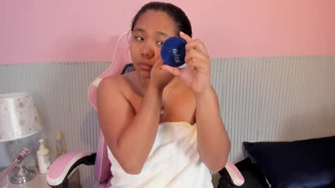 Snapshot of yeika_foxy chatting on November 19, 11:21 am yeika_foxy online show from November 19, 11:21 am