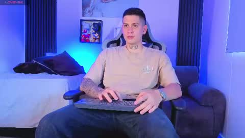 Snapshot of yeiko_romero_ chatting on June 12, 7:13 pm YEIKO ROMERO online show from June 12, 7:13 pm