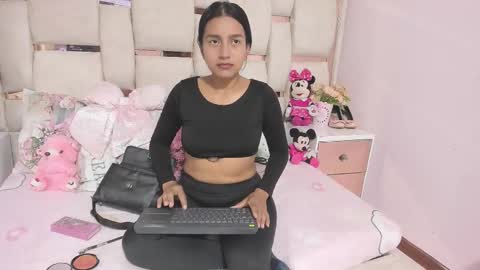 Yeins online show from December 3, 11:08 am