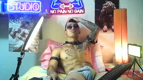 yeisoncastellanos1999 online show from September 23, 5:49 pm