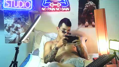 yeisoncastellanos1999 online show from October 5, 1:26 am