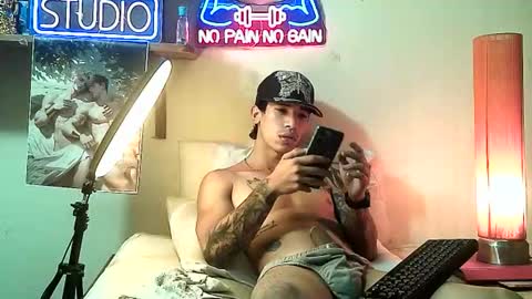 yeisoncastellanos1999 online show from November 29, 11:19 pm