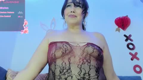 Snapshot of yelena_owens chatting on January 27, 4:52 am Yelena Owens online show from January 27, 4:52 am