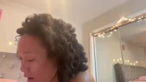 Yella Princess online show from January 7, 4:48 am