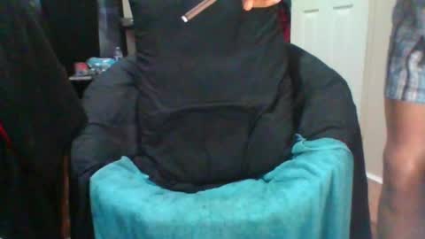 Snapshot of yellaboy31 chatting on February 7, 8:10 pm yellaboy31 online show from February 7, 8:10 pm