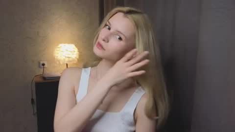 Snapshot of yennaone chatting on June 23, 3:10 pm Yenna online show from June 23, 3:10 pm