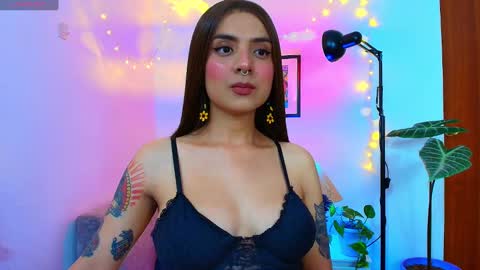 Snapshot of yeriawaddell_ chatting on February 21, 11:32 pm yeriawaddell  online show from February 21, 11:32 pm