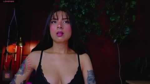 yeriawaddell  online show from May 8, 12:16 am