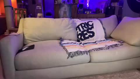 yes_daddy_fuck_me online show from August 2, 6:23 am