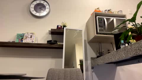 Snapshot of yes_mommy_zlata chatting on February 15, 12:48 am Zlata online show from February 15, 12:48 am