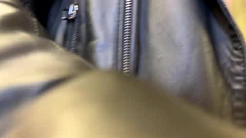 Snapshot of yes_mommy_zlata chatting on November 17, 4:13 pm Zlata online show from November 17, 4:13 pm