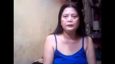 Snapshot of yesimpretty chatting on April 15, 9:27 am hi im bea online show from April 15, 9:27 am