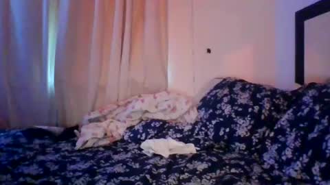 yesinchris7 online show from July 25, 1:30 pm