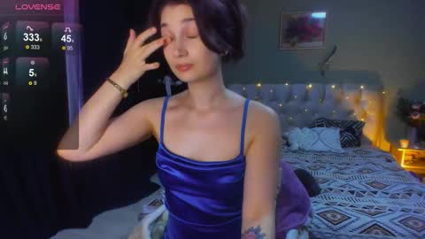 Snapshot of yesofie chatting on November 21, 8:13 am Sofie online show from November 21, 8:13 am