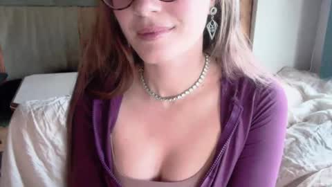 Snapshot of yespleasemerci chatting on January 17, 6:44 pm Brienne online show from January 17, 6:44 pm