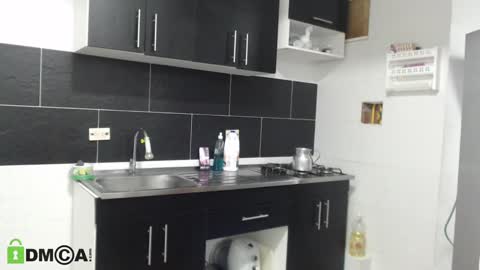 Snapshot of yessica_08 chatting on February 1, 9:21 am yessica and andres online show from February 1, 9:21 am