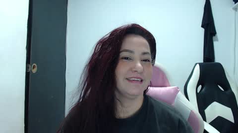 Snapshot of yessica_08 chatting on February 2, 7:20 am yessica and andres online show from February 2, 7:20 am