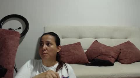 Snapshot of yessica_08 chatting on September 17, 2:13 am yessica and andres online show from September 17, 2:13 am