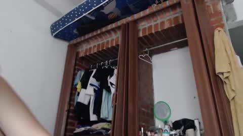 Snapshot of yessica_08 chatting on September 25, 7:17 pm yessica and andres online show from September 25, 7:17 pm