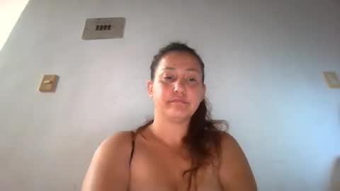 Snapshot of yessica_08 chatting on August 1, 1:49 am yessica and andres online show from August 1, 1:49 am