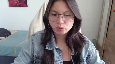 yessica_gomez01 online show from April 30, 9:08 pm