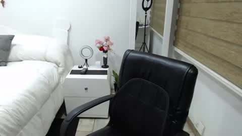 jessy online show from February 20, 2:51 am