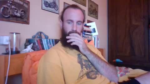 Snapshot of yeti_92 chatting on September 23, 4:10 pm yeti_92 online show from September 23, 4:10 pm