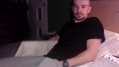 yewloo online show from November 26, 3:35 pm