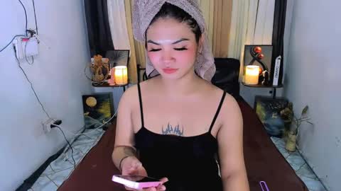 Snapshot of yhanna_08 chatting on May 24, 8:52 am yhanna_08 online show from May 24, 8:52 am