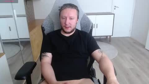 Snapshot of yhdxhy chatting on May 10, 8:30 am James online show from May 10, 8:30 am