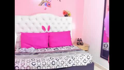 Snapshot of yineth_hot chatting on November 15, 10:15 pm yineth_hot online show from November 15, 10:15 pm