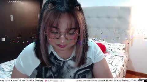 hii i am yini online show from April 7, 3:40 am