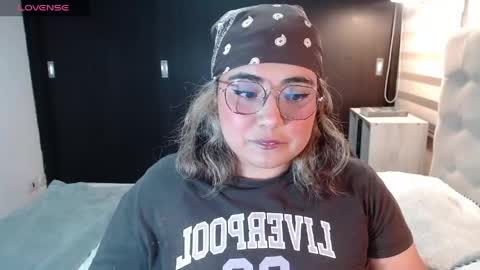 Snapshot of yini_angel07 chatting on May 14, 3:13 am hii i am yini online show from May 14, 3:13 am
