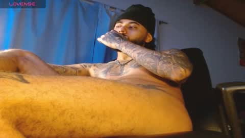 Snapshot of yio__cohen chatting on March 6, 1:05 am yio cohen online show from March 6, 1:05 am