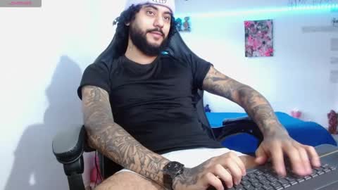 Snapshot of yio__cohen chatting on October 13, 10:32 pm yio cohen online show from October 13, 10:32 pm