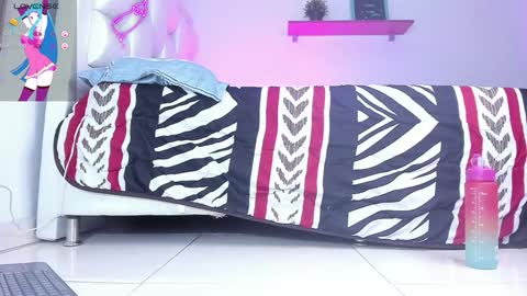 Snapshot of yiovanna19 chatting on December 10, 12:05 pm Yiovanna online show from December 10, 12:05 pm