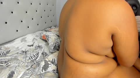 roxie reyes  online show from January 24, 9:28 am